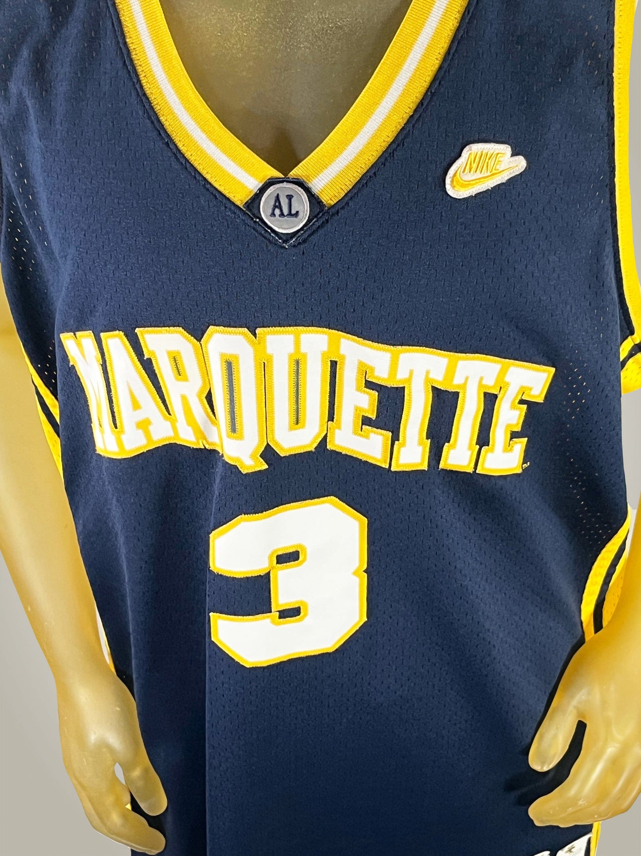 Gameday Grails Jersey X-Large Vintage Marquette Dwyane Wade Jersey