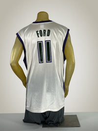 Thumbnail for Gameday Grails Jersey X-Large Vintage Milwaukee Bucks TJ Ford Jersey