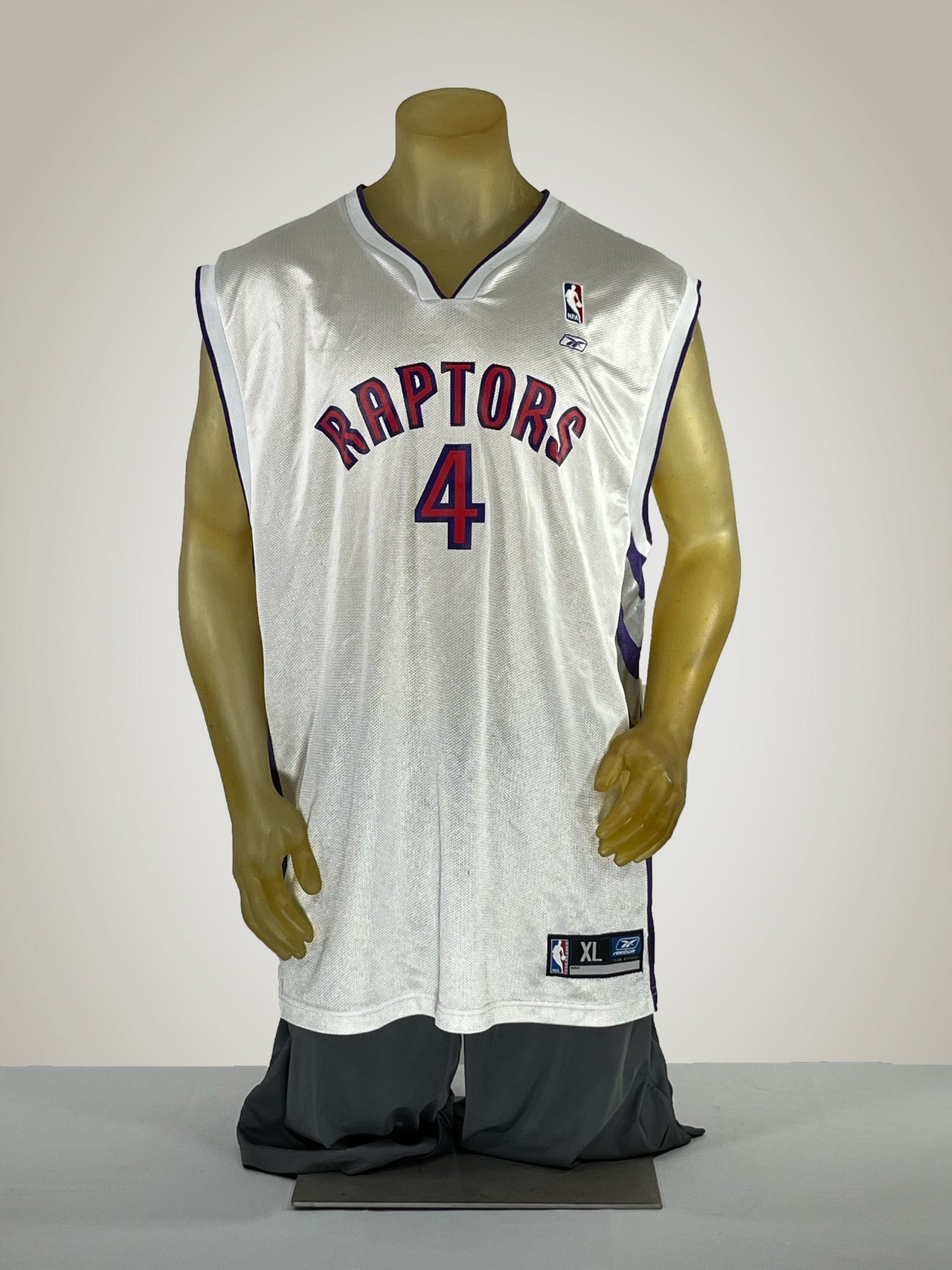 Gameday Grails Jersey X-Large Vintage Toronto Raptors Chris Bosh Jersey