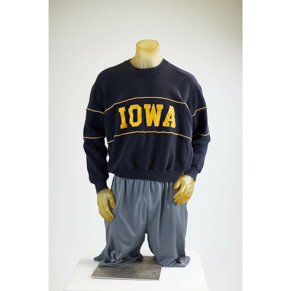 Gameday Grails Sweater Small Vintage Iowa Hawkeyes Nutmeg Mills Sweatshirt