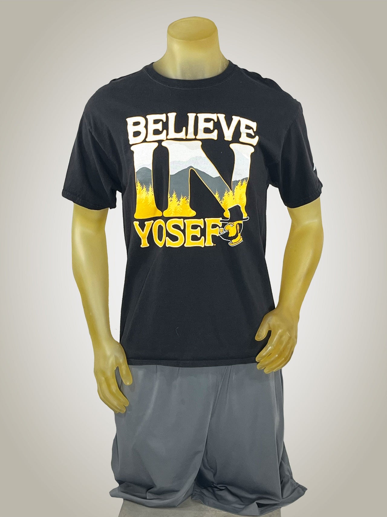 Gameday Grails T-Shirt Large Vintage Appalachian State Mountaineers Believe in Yosef T-Shirt