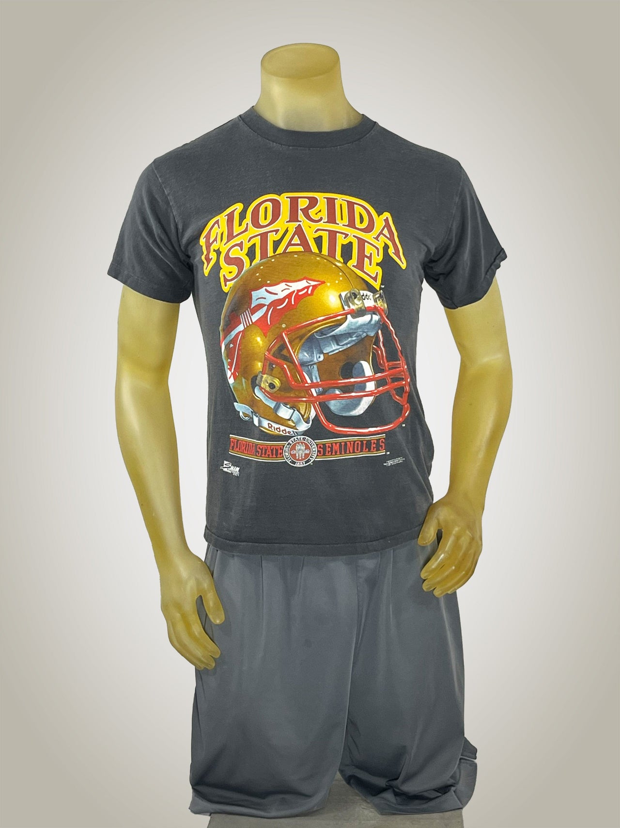 Gameday Grails T-Shirt Small Vintage Florida State Helmet T-Shirt