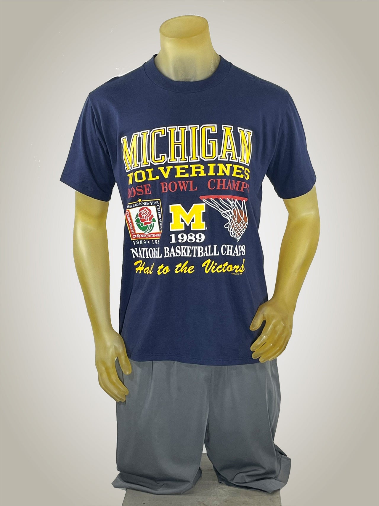 Gameday Grails T-Shirt Large Vintage Michigan Wolverines T-Shirt