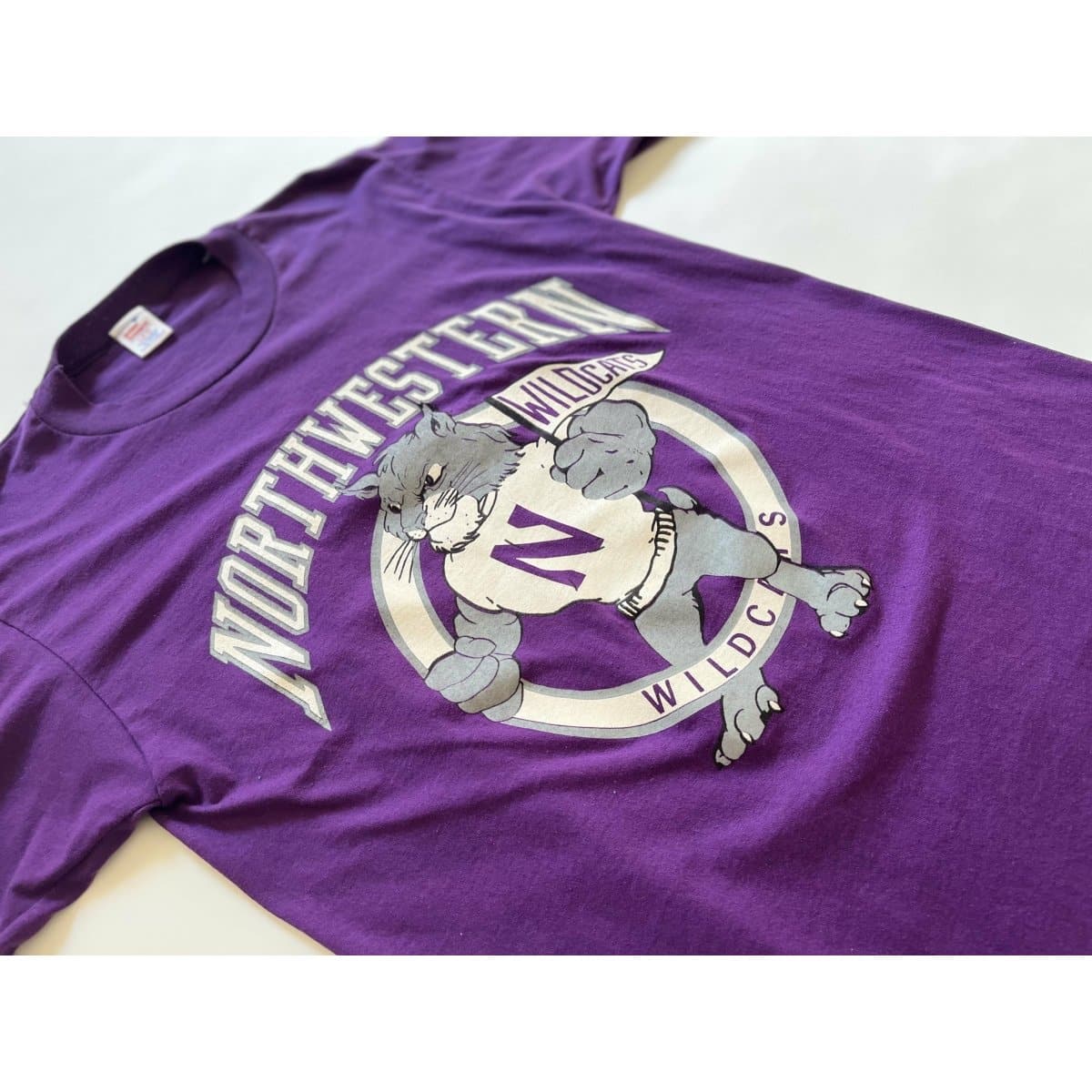 Gameday Grails T-Shirt Large Vintage Northwestern Wildcats T-Shirt